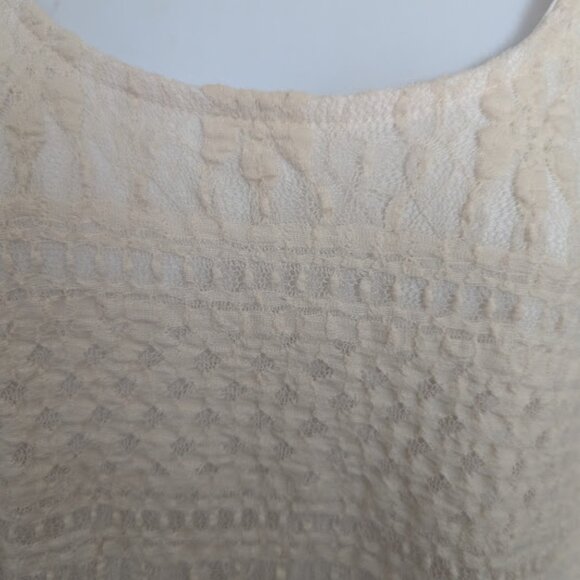 Long Short Sleeve Cream White Lace Top Size XL - Picture 3 of 6